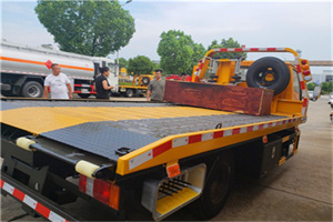 江安附近拖车电话号码服务